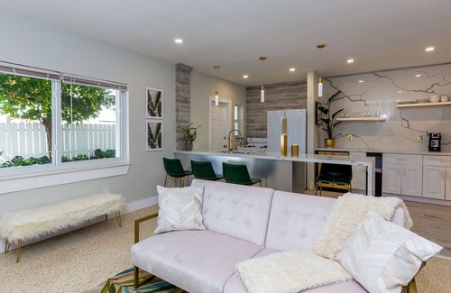 Surfside Condo | Luxurious 1 Bdrm