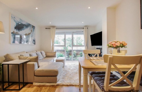 West Bridgford Apartment | Luxurious 1 Bedroom West Bridgford Apartment