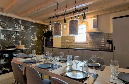 Val-Thorens Ski Chalet | Luxurious 130 m² chalet, 11 guests, mountain views, fireplace, 5 bedrooms