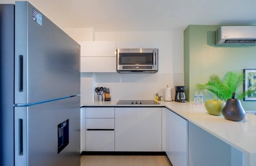 San Francisco Apartment | Luxurious 1BR Apartment With Stunning Balcony View