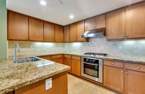 Livermore House | Luxurious 2 bed 2 bath Townhome