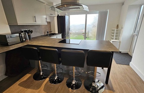 Bradford Apartment | Luxurious 2-bed Apartment, Duchy Cosy Corner