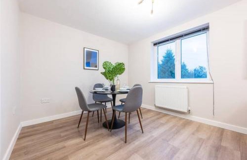 Whitchurch Apartment | Luxurious 2 Bed Apartment Cardiff Central