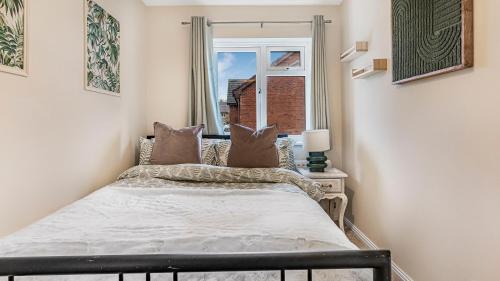 Barnt Green House | Luxurious 2-Bed Home Near NEC, BHX Airport & JLR Ideal for Contractors or Lesiure Stays