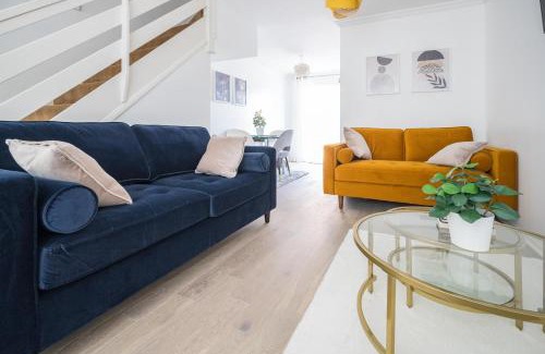Dartford House | Luxurious 2-Bed House in Dartford