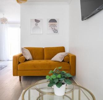 Dartford House | Luxurious 2-Bed House in Dartford