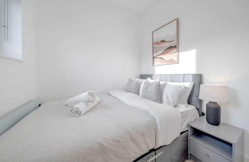 Coulsdon West Apartment | Luxurious 2 Bedroom Apartment