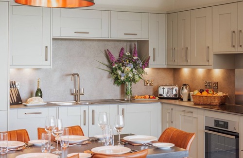 Chittlehamholt Cabin | Luxurious 2 bedroom lodges with stunning meadow views.