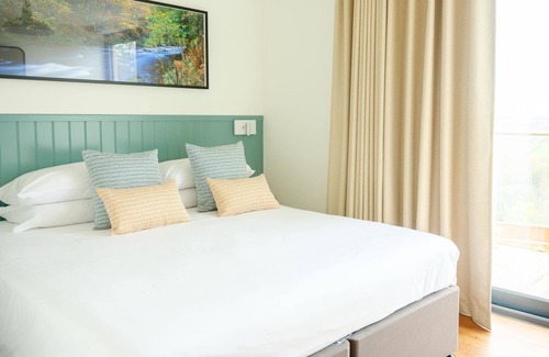 Chittlehamholt Cabin | Luxurious 2 bedroom lodges with stunning meadow views.