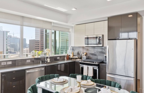 East Village Apartment | Luxurious 2-bedroom Penthouse in downtown San Diego with WiFi and fitness room