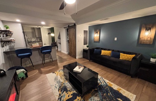 Forest Park Condo | Luxurious 2-bedroom condo in fabulous Historic Highland Park