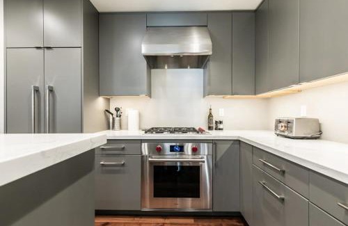 Lake Forest House | Luxurious 2BD Smart Home Near Beach