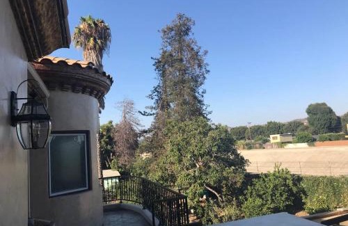 Del Rey Apartment | Luxurious 3 BD in Culver City with POOL &HOT SPA