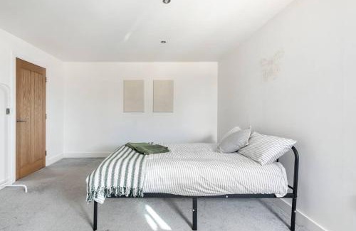 Handsworth Apartment | Luxurious 3-Bed Penthouse in Sheffield