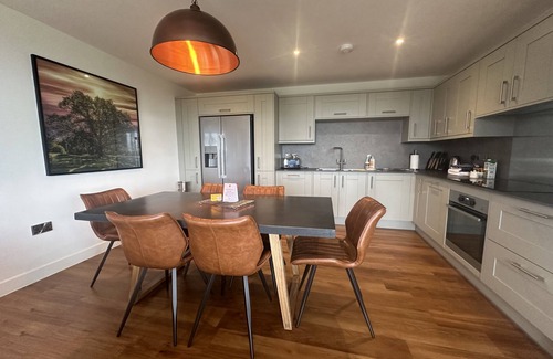 Chittlehamholt Cabin | Luxurious 3 bedroom lodges with views over the lush green valley