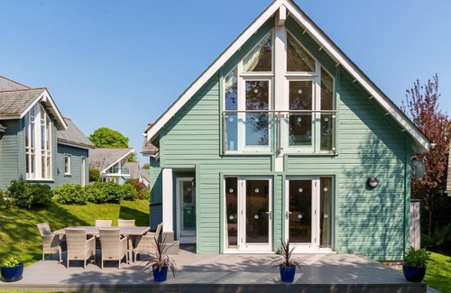 St Austell House | Luxurious 3 Bedroom New England Style Villa - Trewhiddle V8