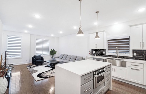 West Side House | Luxurious 3-bedroom house with full amenities in Jersey City