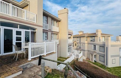 Pinnacle Point Apartment | Luxurious 3 Bedroom Villa