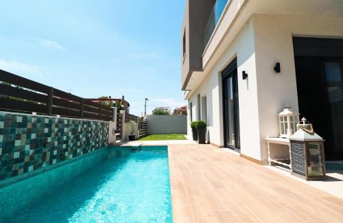 Nikita Villa | Luxurious, 3-bedroom Villa with private pool