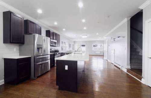 Clason Point House | Luxurious 3 bedroom water front property