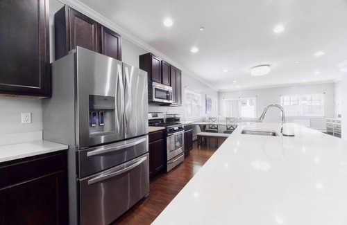 Clason Point House | Luxurious 3 bedroom water front property