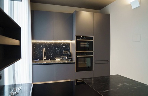 Celio Apartment | Luxurious 3-room residence in unique building in front of Colosseum.