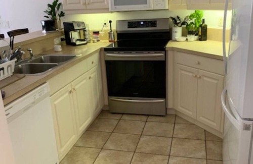 Venice Condo | Luxurious 3br 2bath Condo minutes to beautiful Venice beaches, Downtown Shopping