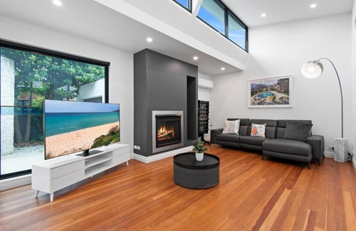 Safety Beach House | Luxurious 4 Bed Home by The Golf Club