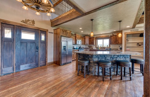 Stevensville House | Luxurious 4-bedroom cabin with Mountain View’s