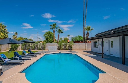 Rancho Saguaro House | Luxurious 4 Bedroom with Resort-Like Pool Area & Many Outdoor Activities! by RedAwning
