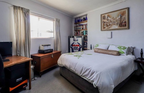 Durbanville House | Luxurious 4 bedroom good for family getaway.