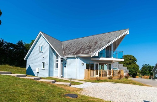 St Austell House | Luxurious 4 Bedroom New England Style Villa - Trewhiddle V4