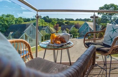 St Austell House | Luxurious 4 Bedroom New England Style Villa - Trewhiddle V4