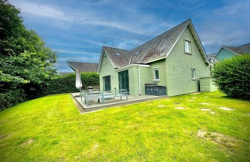 St Austell House | Luxurious 4 Bedroom New England Style Villa - Trewhiddle V13
