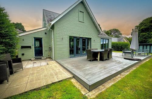 St Austell House | Luxurious 4 Bedroom New England Style Villa - Trewhiddle V13