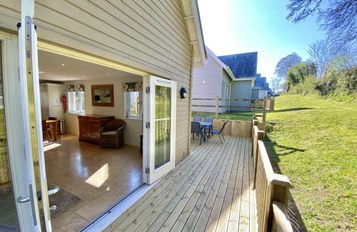 St Austell House | Luxurious 4 Bedroom New England Style Villa - Trewhiddle V1
