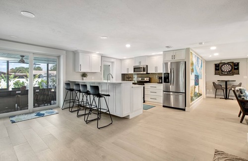 Sarasota Villa | Luxurious 4-Bedroom Retreat with Pool