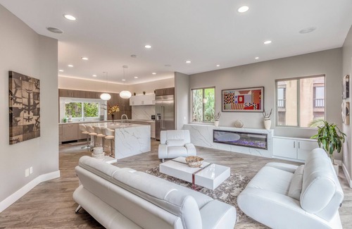 Middletown House | Luxurious 4200 Sq Ft 6 Bedroom Mediterannean Villa