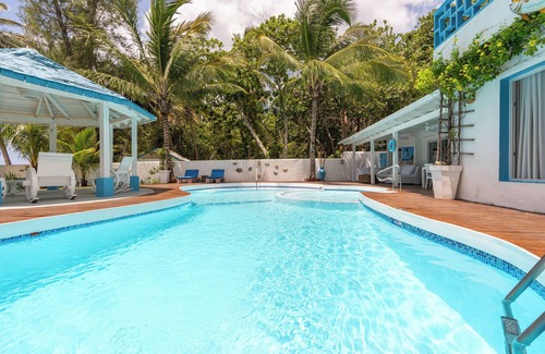 Juan Dolio Villa | Luxurious 5 bedroom villa in Juan Dolio with private pool & direct beach access