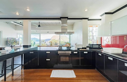 Patong Villa | Luxurious 5-bedroom Pool Villa in Heart of Patong, Phuket