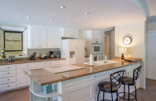 Deepwell Estates House | Luxurious 5 BR Retreat