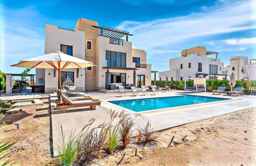 Dahar Villa | Luxurious 5-bedroom villa in gouna with WiFi, AC in phenomenal Red Sea