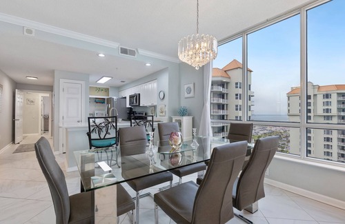 Navarre Beach Condo | Luxurious 5★ Gulf-Front 3BR Condo: Heated Pool, Spa, Gym & Free Beach Chairs