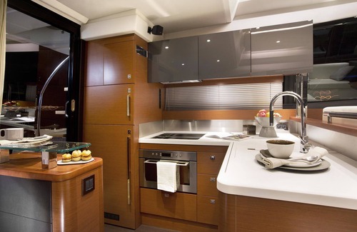 Sarasota Boat Rental | Luxurious 55-Foot Yacht with Captain & First Mate