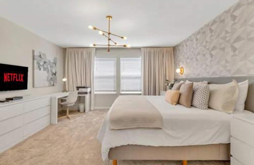 Davenport House | Luxurious 5br W Pool, Spa, Game Room & Bbq Grill