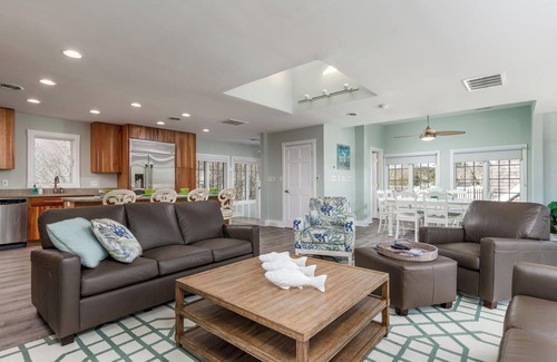 The Pines House | Luxurious 6-Bedroom Beach Home with Ocean Views, Game Room & Elevator!