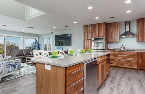 The Pines House | Luxurious 6-Bedroom Beach Home with Ocean Views, Game Room & Elevator!