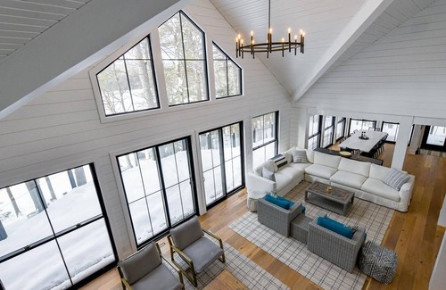 Port Carling Villa | Luxurious 6 Bedroom, 6 Bath on Lake Muskoka! Boathouse!