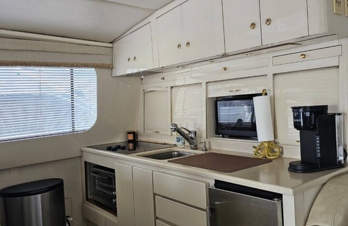 Atlantic City Boat Rental | Luxurious 63' boat 4-bedrooms, full kitchen, at the Golden Nugget in AC, NJ.
