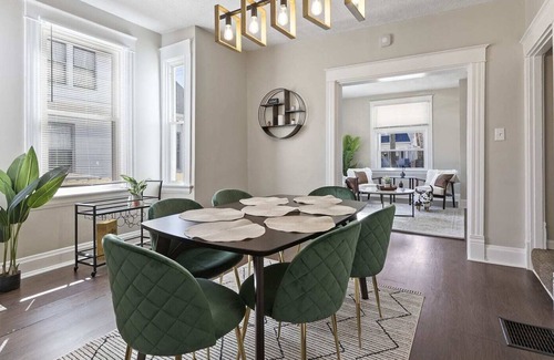 Roselawn Finance House | Luxurious 6BR Entire DUPLEX Home near Airport